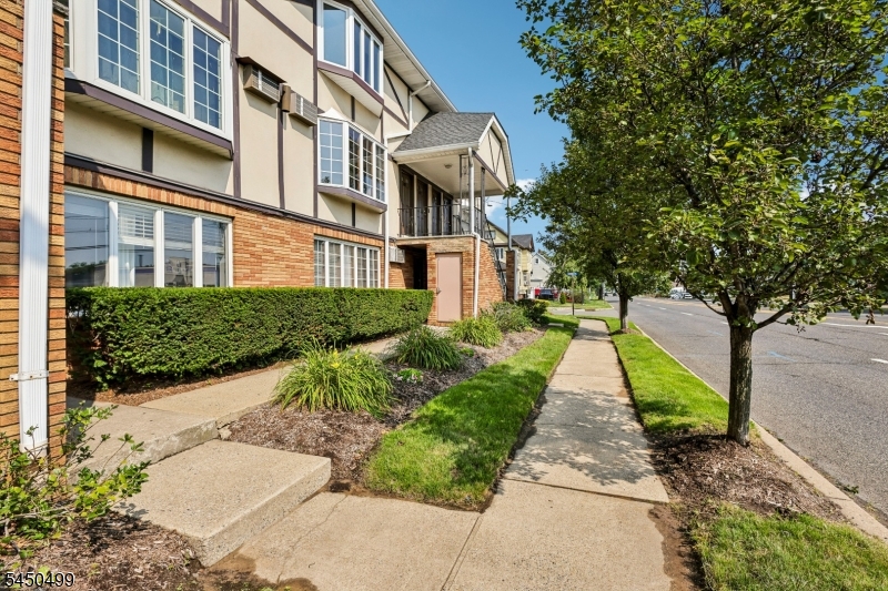 33 Henry Place #B2, Hackensack, NJ 07601 — photo 3