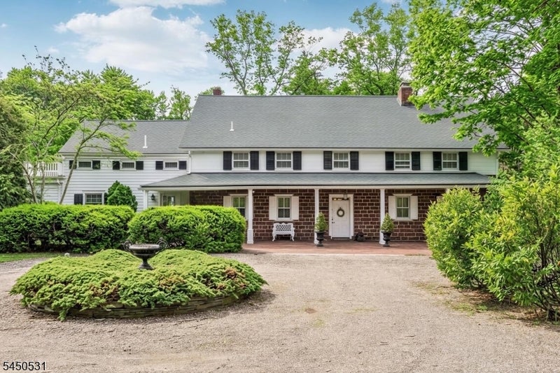 164 E Saddle River Rd — photo