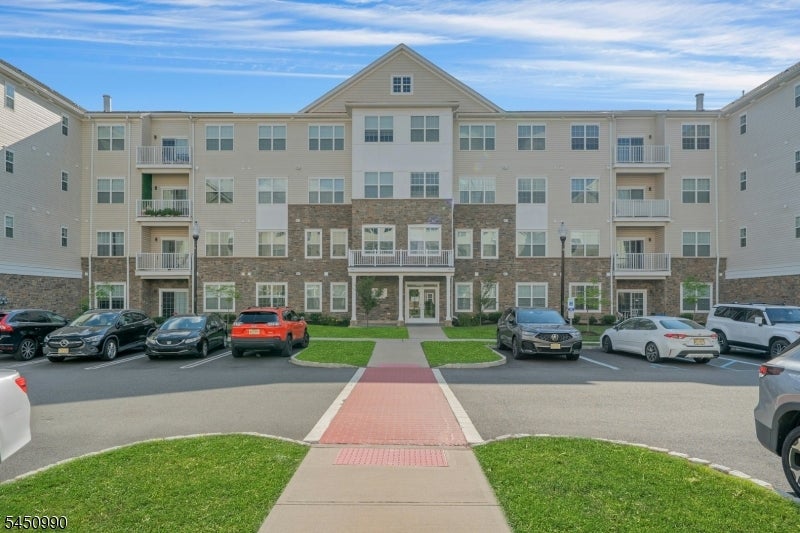 644 Lorhan Dr 644 — photo