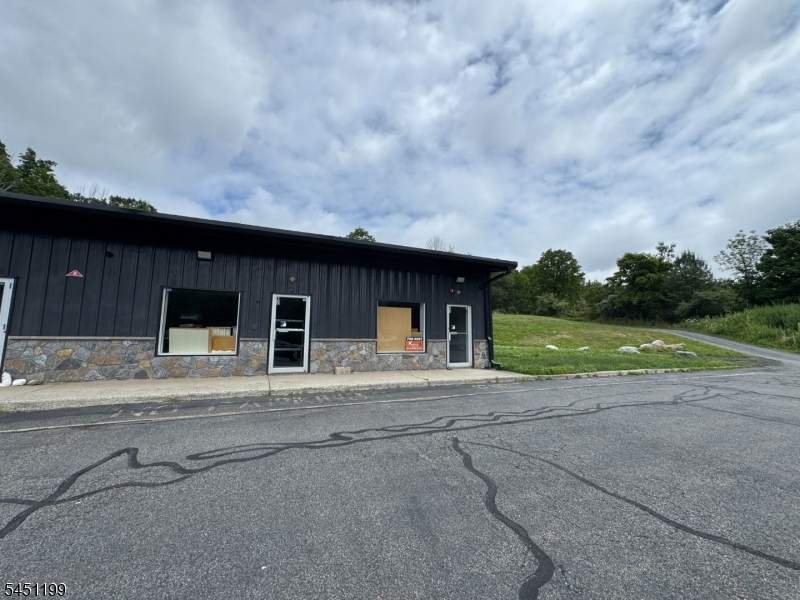 328 US Highway 206 — photo
