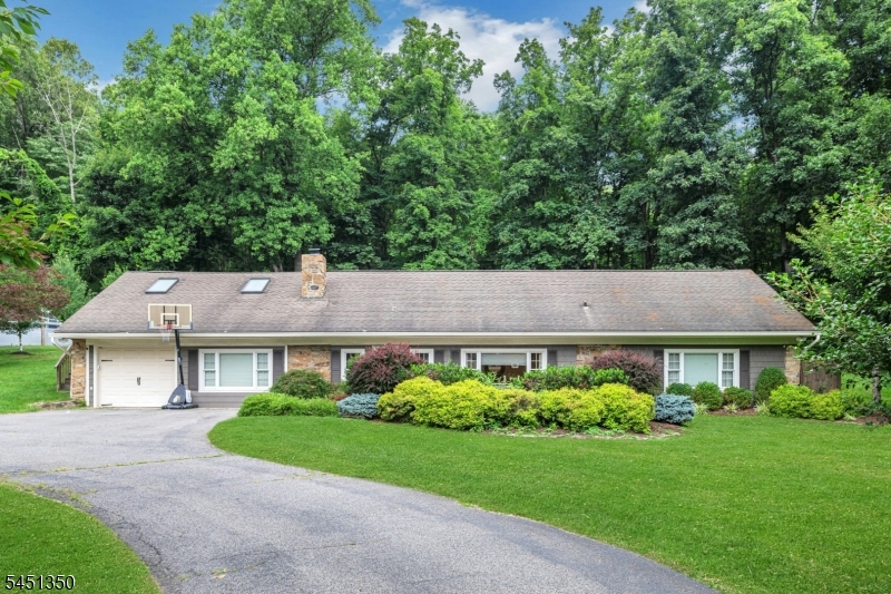 112 E Valley Brook Road — photo