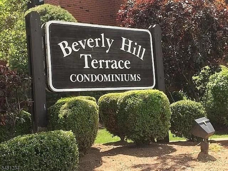 112-E Beverly Hill Ter E — photo