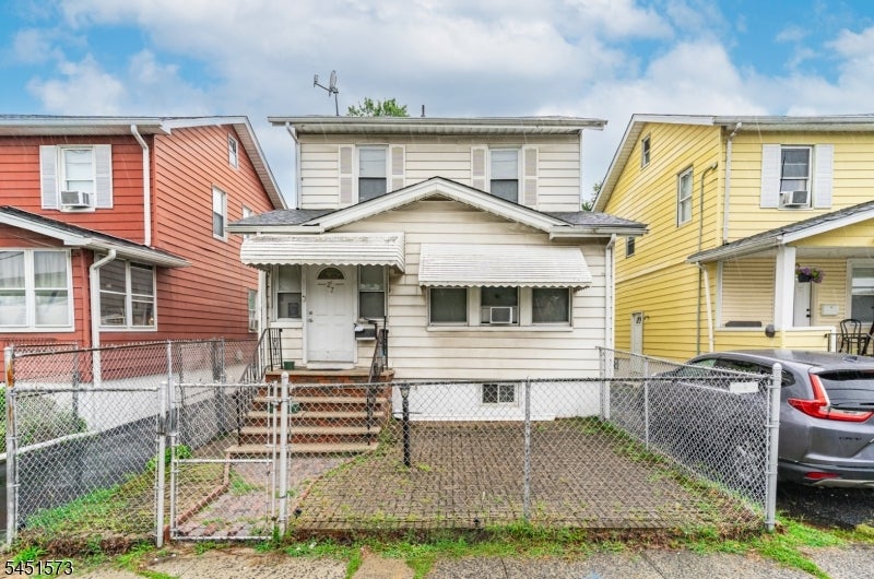 27 Philip Pl — photo