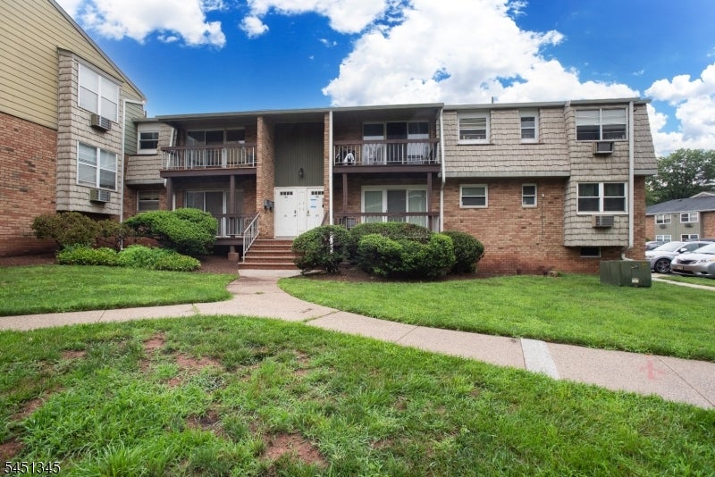 28 Deanna Dr 62 — photo