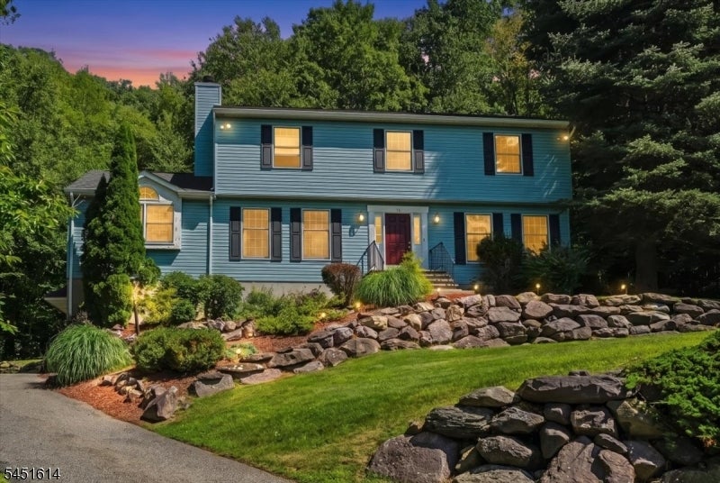 14 Pudding Stone Ln — photo