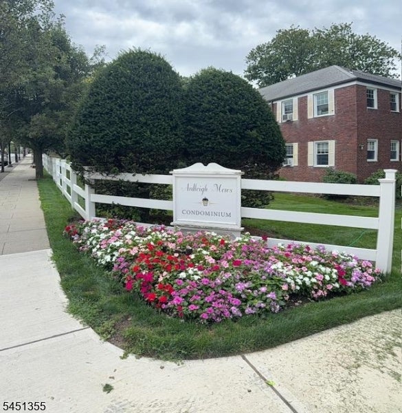 349 Bloomfield Ave 25 — photo