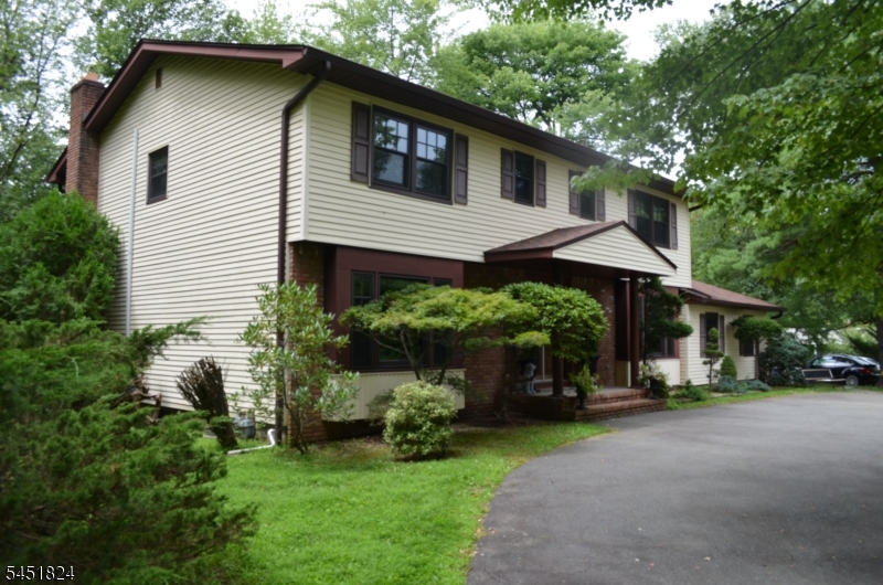 1 Glenbrook Court — photo