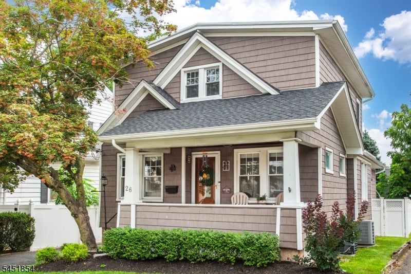 26 Dewey Ave — photo