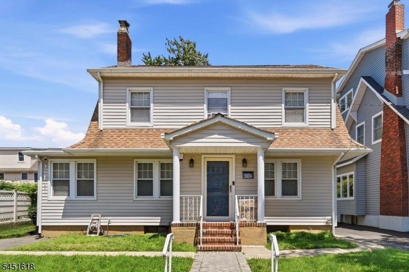 304 Brook Ave — photo
