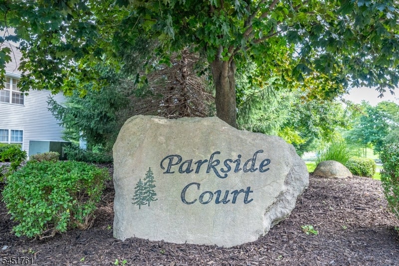 10 Parkside Ct — photo