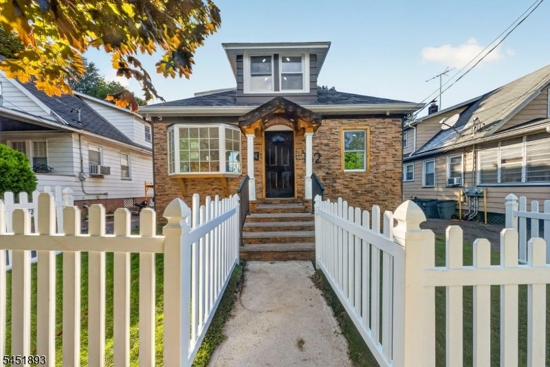 162 Summit Ave — photo