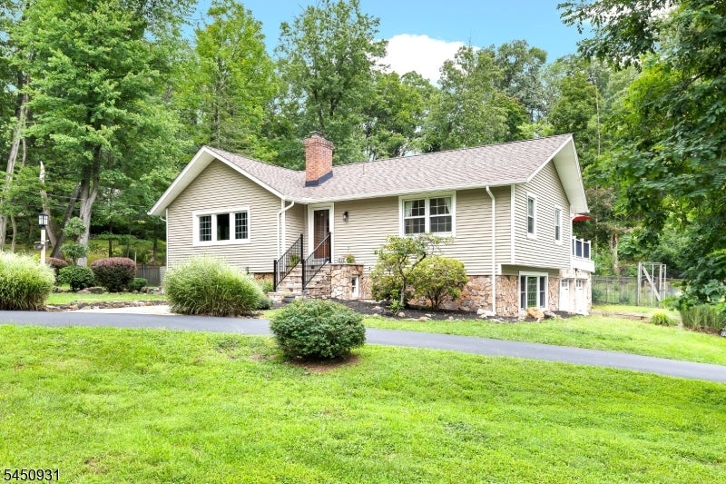 248 Johnston Dr — photo