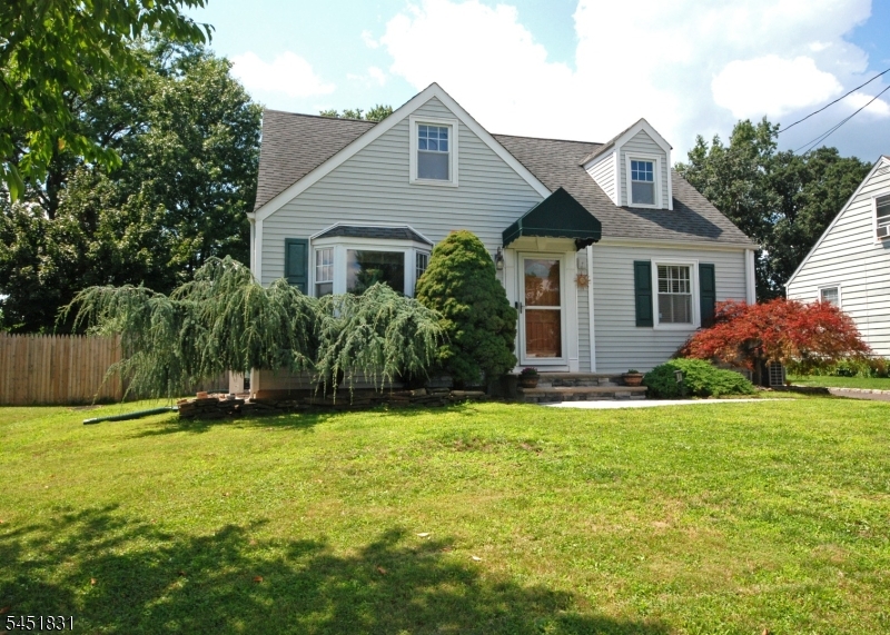131 Weiss Terrace, Raritan, NJ 08869 — photo 2
