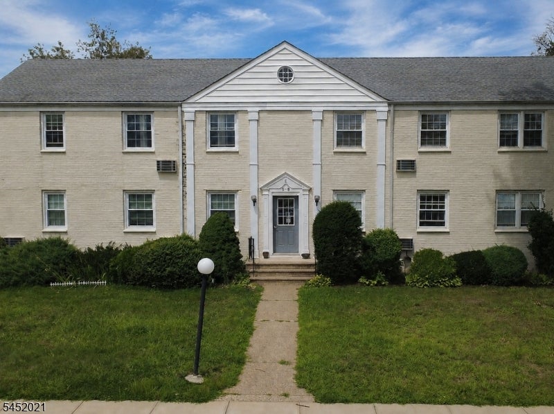 5 Hadfield Ave E — photo