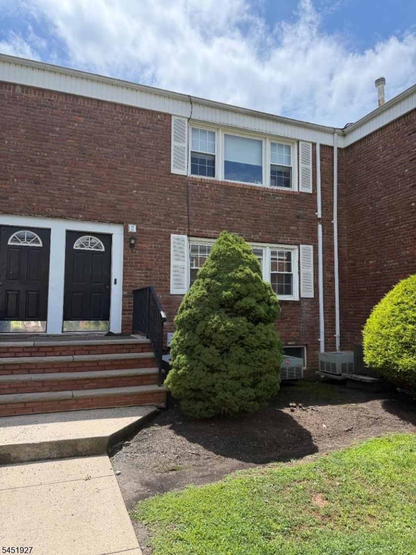 17 Dartmouth Avenue Unit 2a — photo