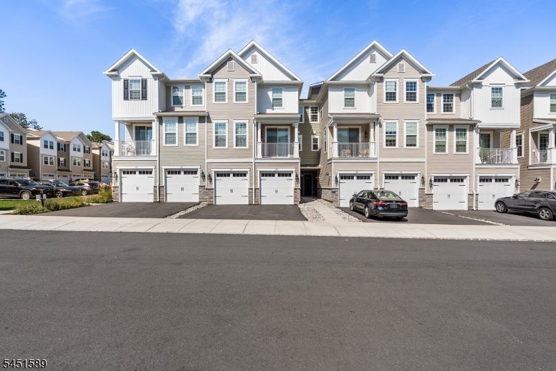 104 Iris Ct — photo