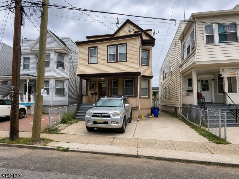 186 Oakwood Place 1 — photo