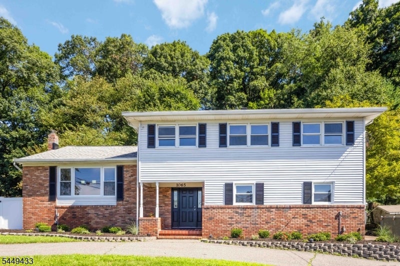 1065 Sussex Tpke — photo
