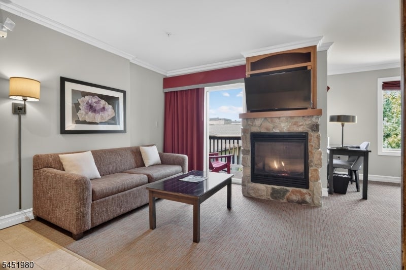 2 Chamonix Dr 518 — photo