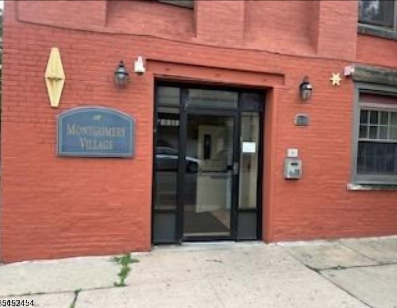 79-93 Montgomery St 4F — photo