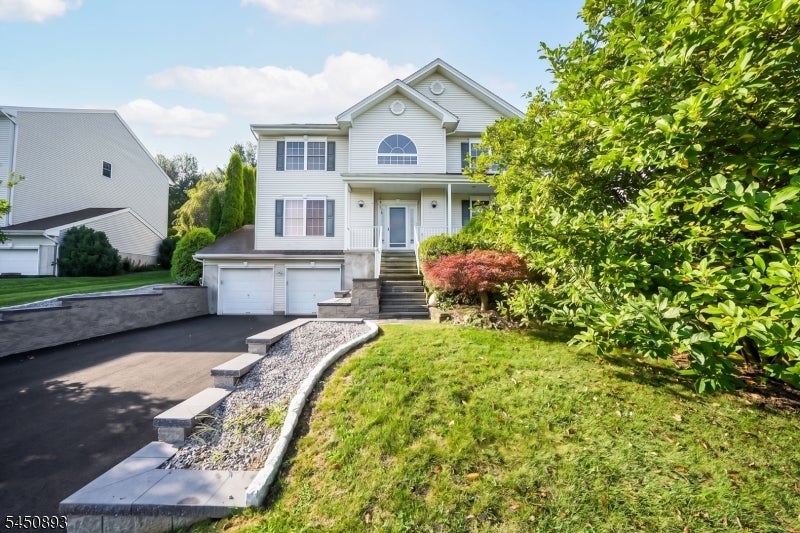 5 Pegasus Pl — photo