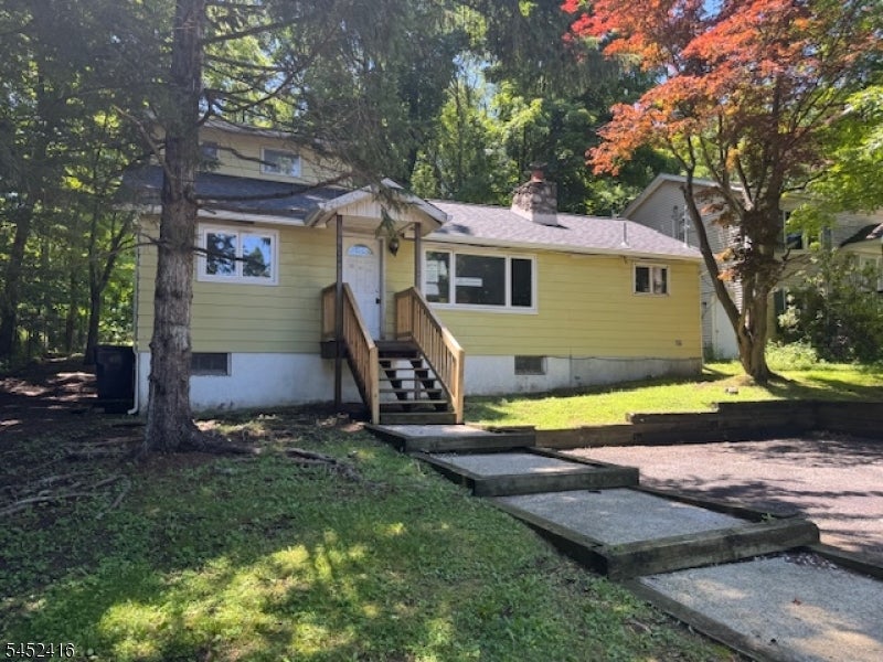304 E Lakeshore Dr — photo
