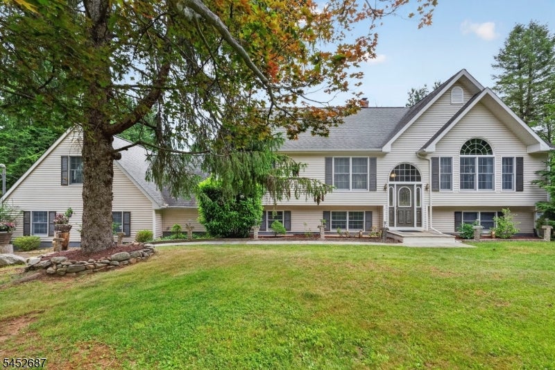 251 W Mountain Rd — photo