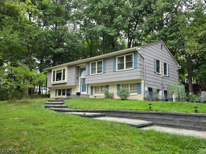 154 Hillside Ave — photo