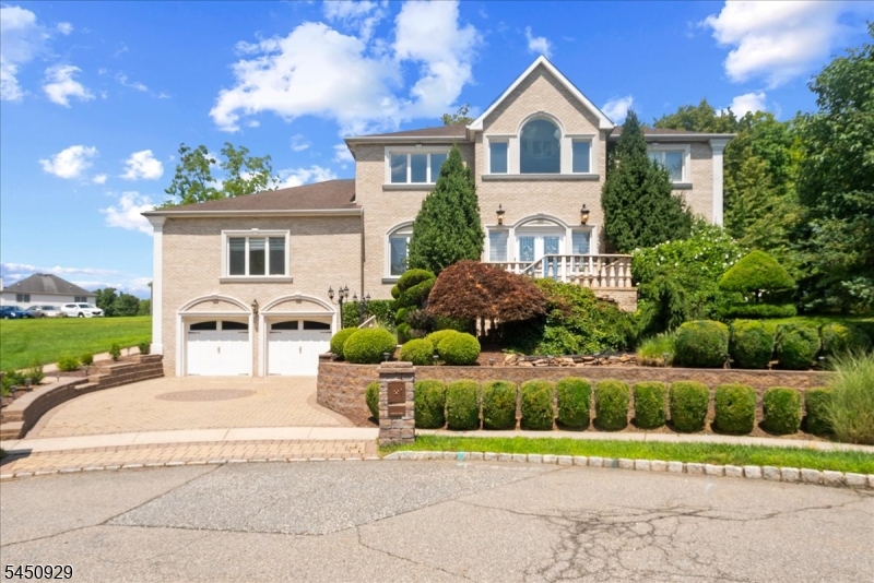 12 Byron Court — photo