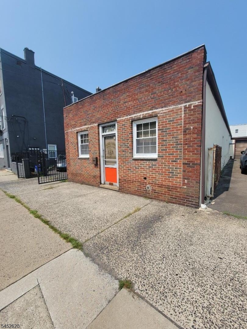 31 Belmont Avenue — photo