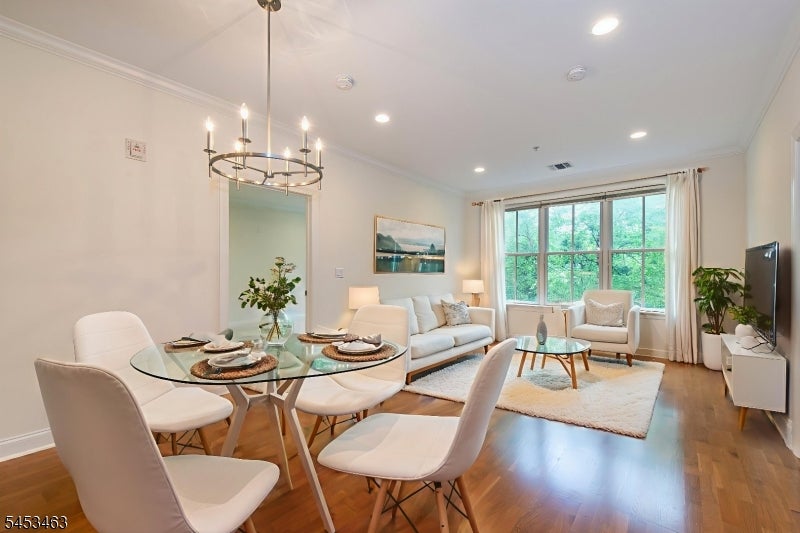 545 Morris Ave 213 — photo