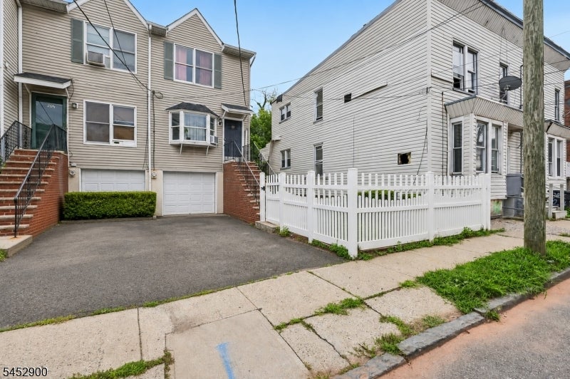 22 Hecker St 22 — photo