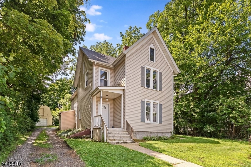 4 Maple Street — photo