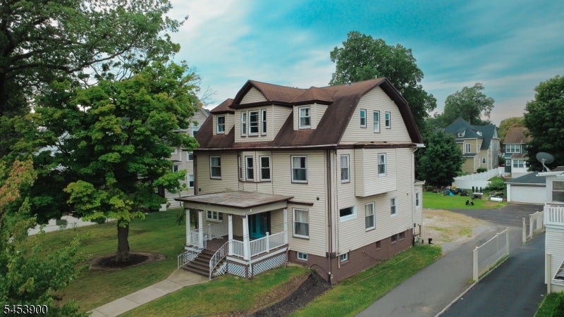 378 Fairview Ave — photo