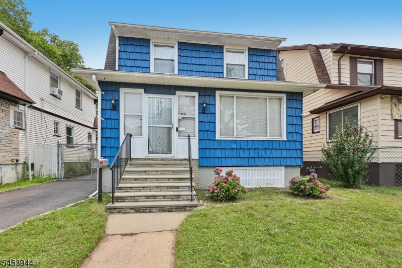 164 Freeman Ave — photo