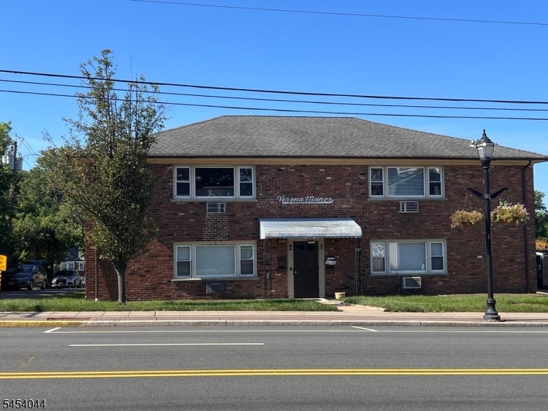 365 Bloomfield Ave — photo