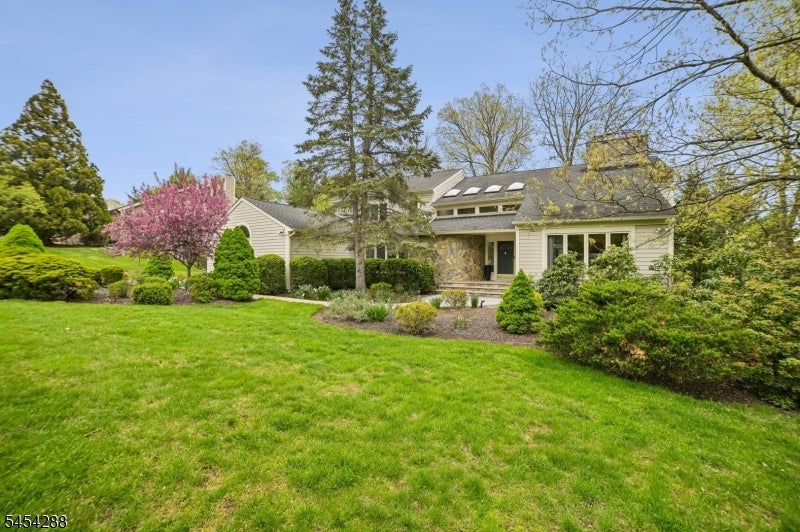 11 Hawthorne Ct — photo