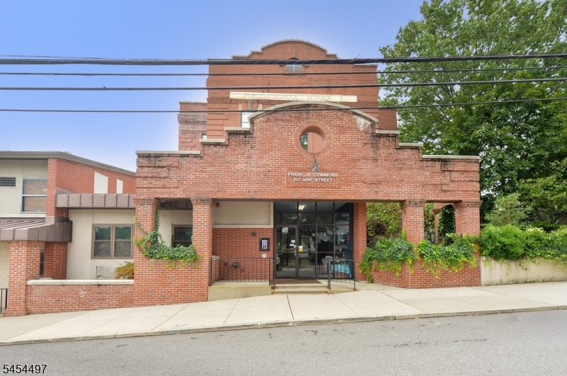 50 May Street 112 — photo