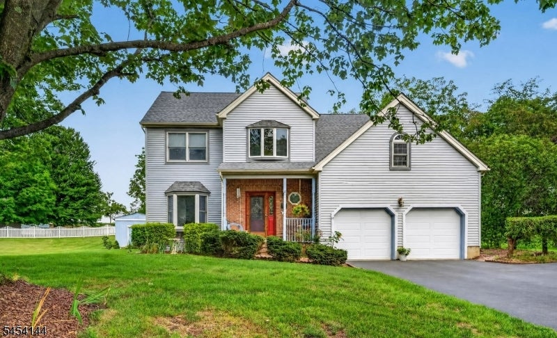 280 Stonehenge Dr — photo