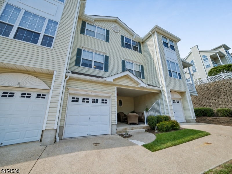 6 Hancock Dr — photo
