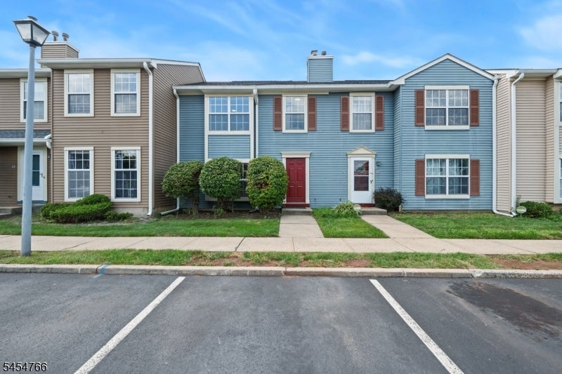 162 Mcnair Ct — photo