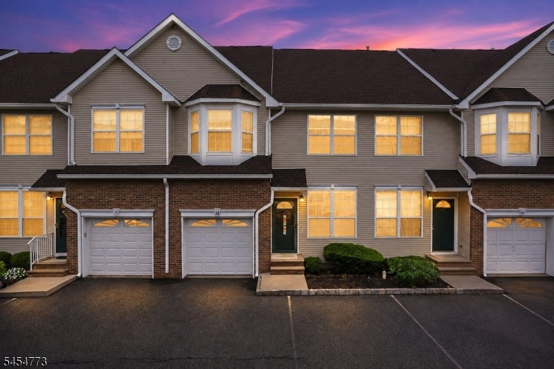 13 Reins Ct — photo