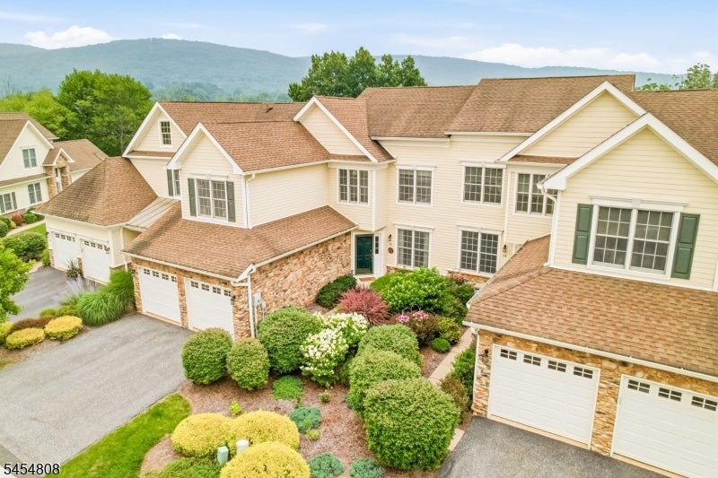 56 Briar Ct — photo