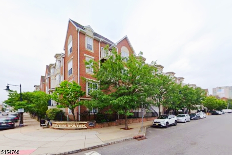 200 Dey Street 258 — photo