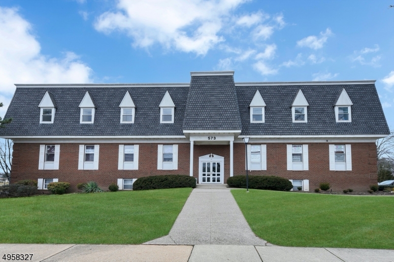 573 Valley Rd, Suite 9C — photo