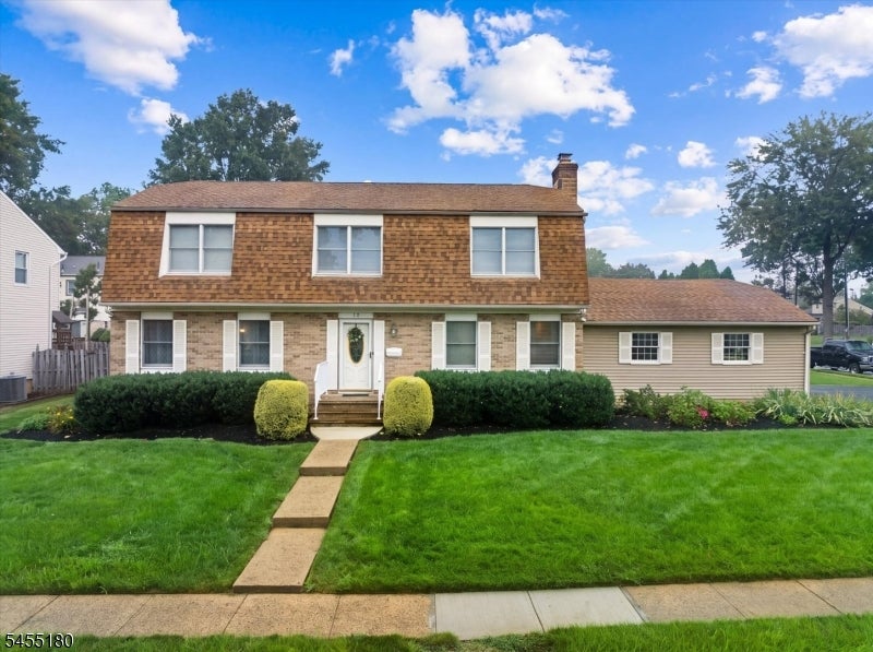 12 Holly Park Dr — photo