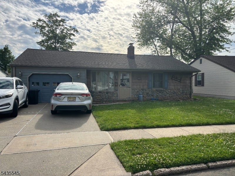 492 Booth Ct — photo