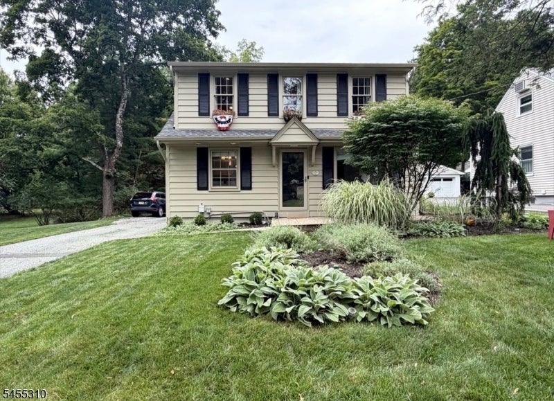 837 Circle — photo