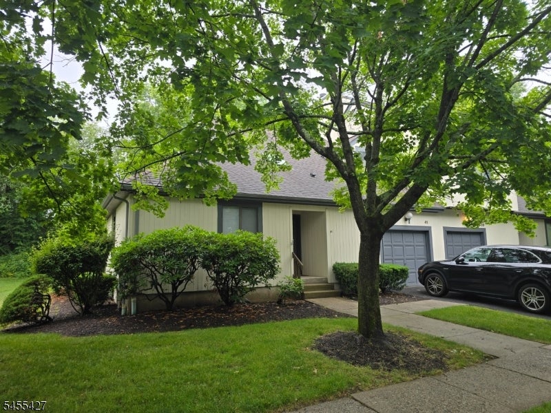 41 Arbor Cir — photo