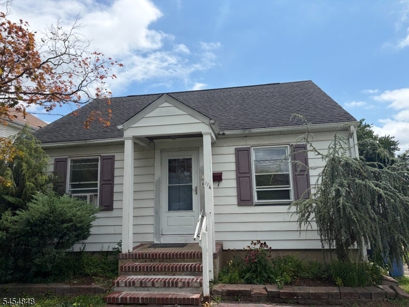 116 Giles Ave — photo